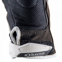 Guanti da moto Alpinestars SMX-2 Air Carbon bianchi e neri Guanti da moto Alpinestars SMX-2 Air Carbon bianchi e neri