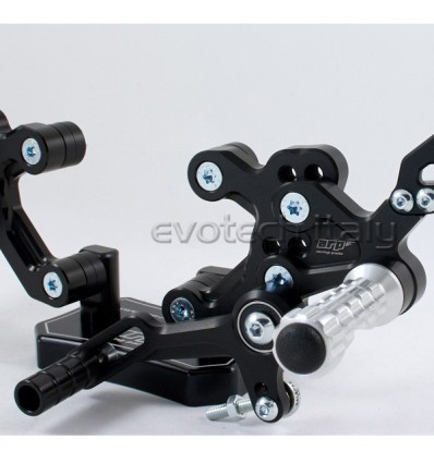Pedane arretrate regolabili Evotech per Ducati 749 e 999 Pedane arretrate regolabili Evotech per Ducati 749 e 999