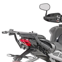 Attacco posteriore Givi per bauletto Monokey e Monolock su Triumph Street Triple 765 17-18 Attacco posteriore Givi per bauletto Monokey e Monolock su Triumph Street Triple 765 17-18