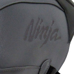 Copriserbatoio Bagster per Kawasaki Z650 Ninja dal 2017 in similpelle grigio e nero Copriserbatoio Bagster per Kawasaki Z650 Ninja dal 2017 in similpelle grigio e nero