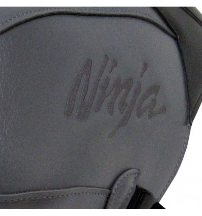 Copriserbatoio Bagster per Kawasaki Z650 Ninja dal 2017 in similpelle grigio e nero Copriserbatoio Bagster per Kawasaki Z650 Ninja dal 2017 in similpelle grigio e nero