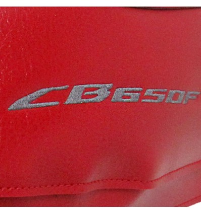 Copriserbatoio Bagster per Honda CB 650F dal 2014 in similpelle rosso e nero Copriserbatoio Bagster per Honda CB 650F dal 2014 in similpelle rosso e nero
