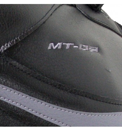 Copriserbatoio Bagster per Yamaha MT-03 dal 2016 in similpelle nero e argento Copriserbatoio Bagster per Yamaha MT-03 dal 2016 in similpelle nero e argento