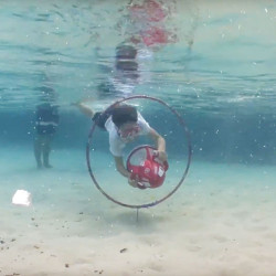 Sea scooter elettrico Yamaha Seal subacqueo fino a 5 mt